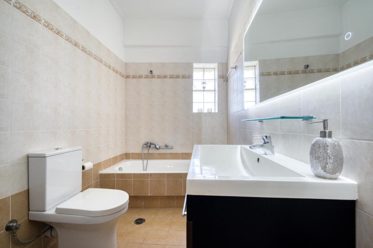 Sea & Mountain Apartment Close To Port And City Lavrion Ngoại thất bức ảnh