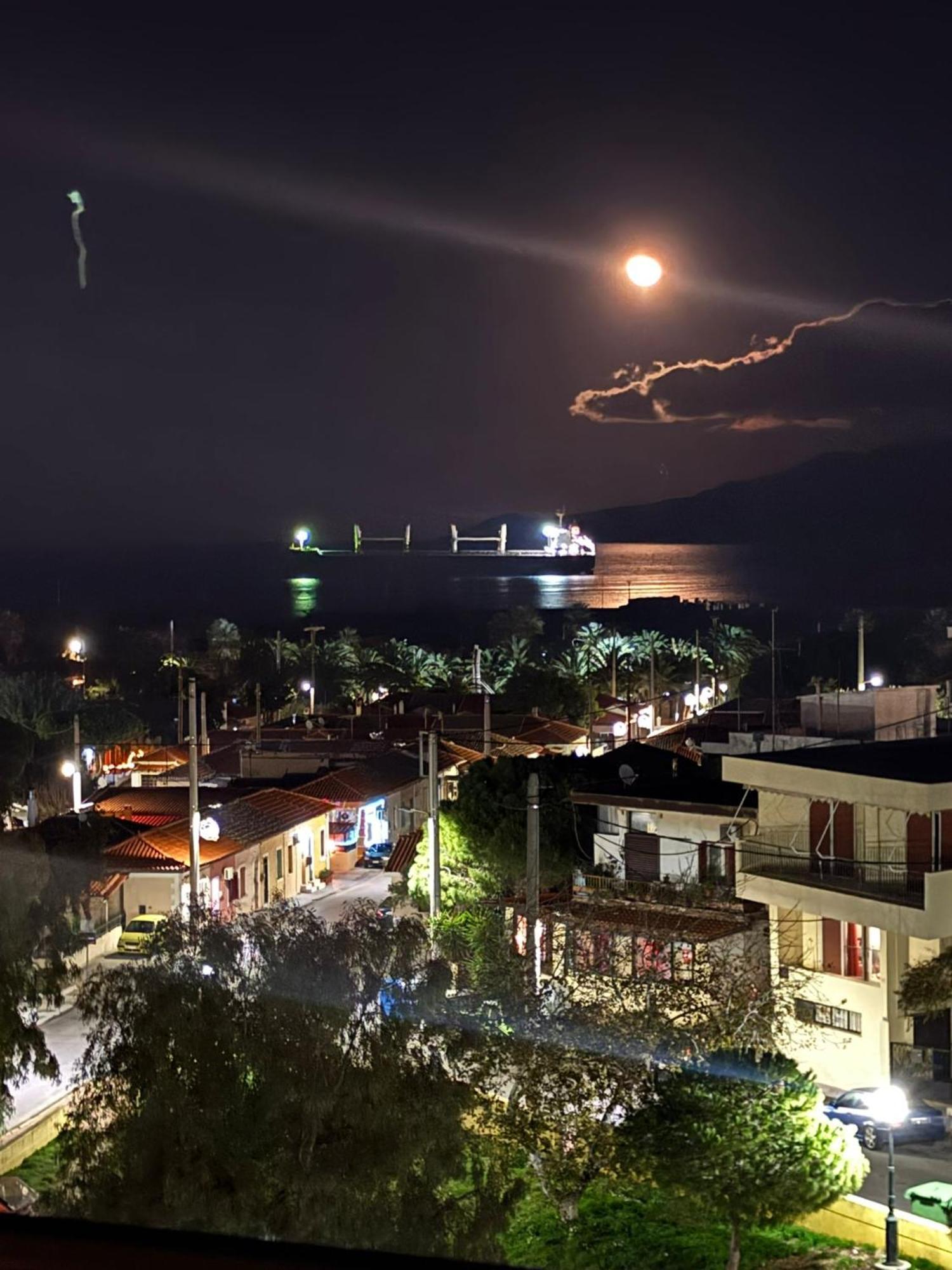 Sea & Mountain Apartment Close To Port And City Lavrion Ngoại thất bức ảnh